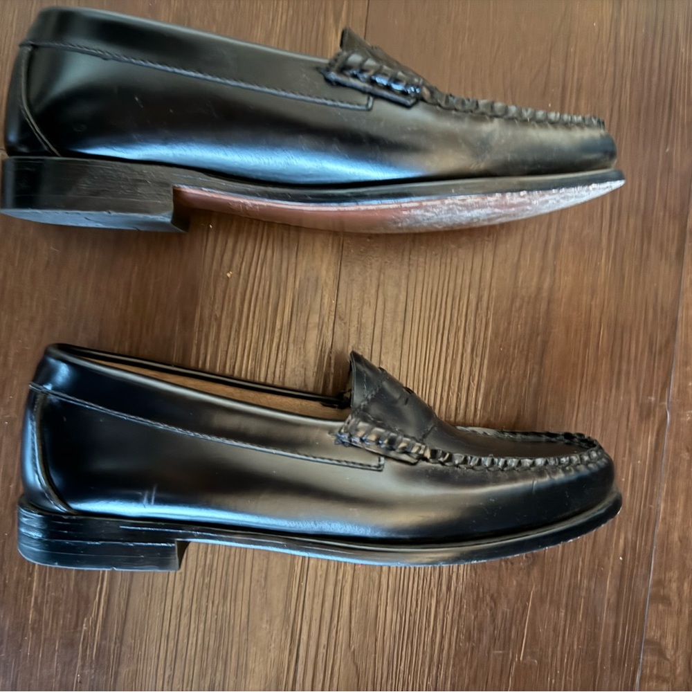 G.H. Bass Women’s Whitney Easy Weejuns Black Leather Loafers – Size 6